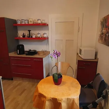 Mit Pool Apartman *