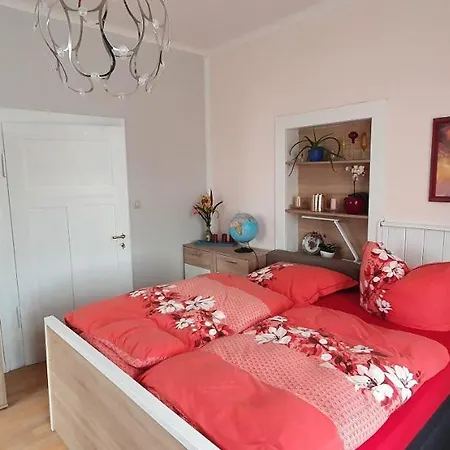 Mit Pool Apartman